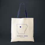 Bolsa de Boas-vindas do Arkansas, Mapa de Destino<br><div class="desc">Saco de presente de boas-vindas com gráfico de mapa. Seus hóspedes vão adorar entrar no hotel deles e encontrar essa bolsa cheia de guloseimas esperando por eles. Você pode posicionar o coração no local do grande dia usando o recurso "personalizar mais".</div>