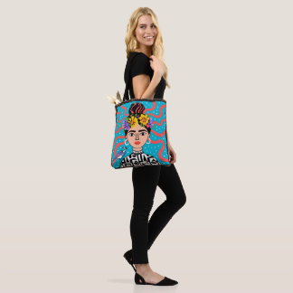 Bolsa de mão estilo Boho Frida na modelo Bolsa de