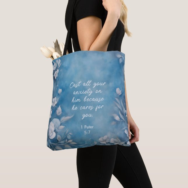 Bolsa Tote 1 Peter 5:7 “Cast All Your Anxiety” Blue Floral (Close Up)