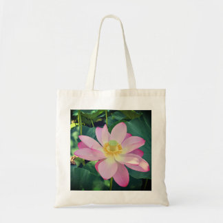Bolsa Tote A vibrant lotus flower