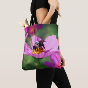 Bolsa Tote Abeja no Close Up da Flor de Cosmos Rosa 