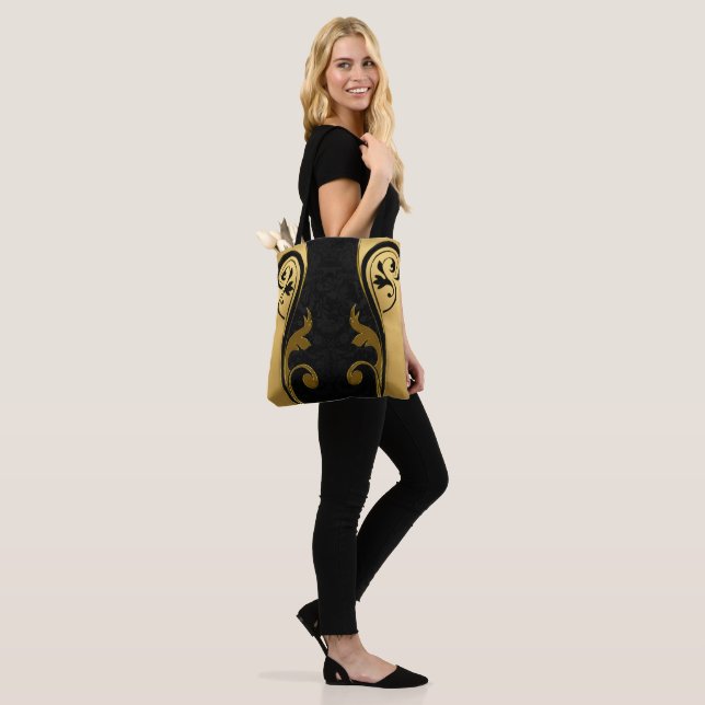 Bolsa Tote Abstratos com ênfase Dourada em preto-e-branco (No(a) Modelo)