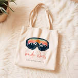 Bolsa Tote ALLIE Ski Snowboard Bride Vibes Bachelorette<br><div class="desc">A Coleção Allie apresenta óculos de esqui/snowboard brilhantes pinks,  laranjas e céus verdes por cima das montanhas com capa de neve com pinheiros marinhos. Esta coleção é perfeita para seu esqui de montanha ou snowboard no final de semana da solha de inverno.</div>