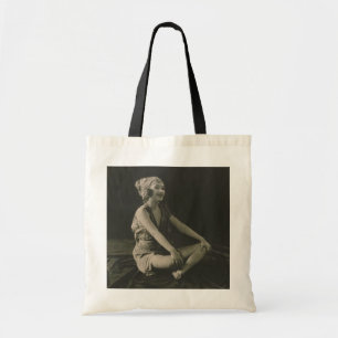 Bolsa Tote Ame uma pobre garota de barriga sentada entre pern