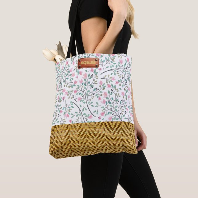 Bolsa Tote Aparência de Rattan Floral de Aquarela Fashionável (Close Up)
