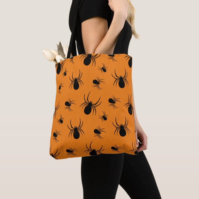 Bolsa Tote Aranhas Padrão de Halloween Preto e Laranja (Close Up)