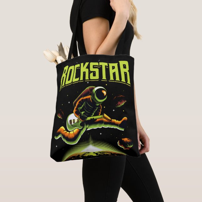 Bolsa Tote Astronauta Rockstar tocando violão no espaço (Close Up)