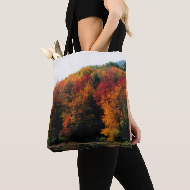 Bolsa Tote Autumn Foliage Por Pond (Close Up)
