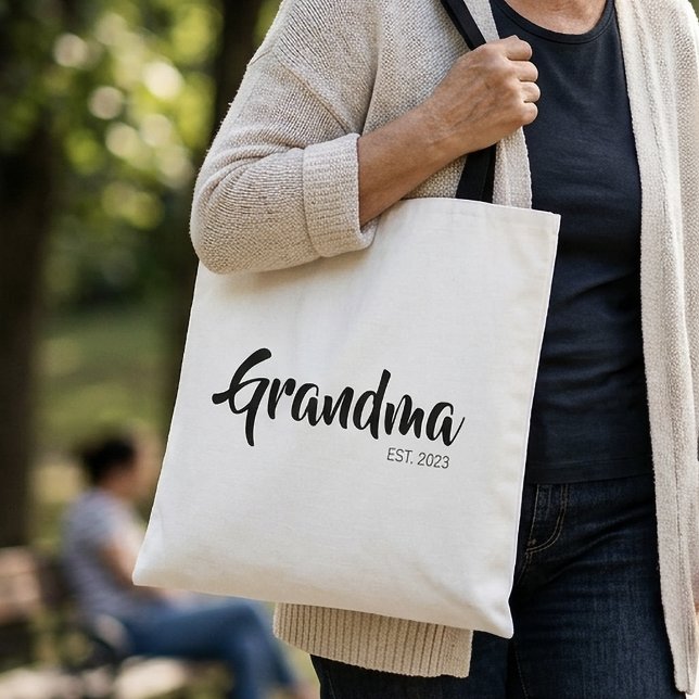 Bolsa Tote Avó Estabeleceu Presente de Roteiro Preto Branco (Grandma Established Black White Script Gift Tote Bag)
