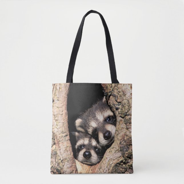 Bolsa Tote Baby Raccoons saindo da árvore (Frente)