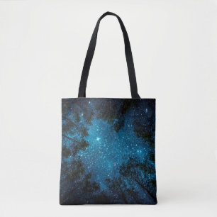 Bolsa Tote Belo céu noturno, a Via Látea e as árvores. 