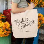 Bolsa Tote Besties Script Moderno Dourado Nomes Personalizado<br><div class="desc">Esta mochila moderna com uma escrita casual minimalista caligrafia design de leitura de Besties Forever, assim como os seus nomes personalizados apresentam linhas limpas para criar uma aparência elegante e sofisticada. O estilo subestimado com os pequenos detalhes cardíacos de ouro impressos adiciona um toque de sofisticação a este dom perfeito...</div>
