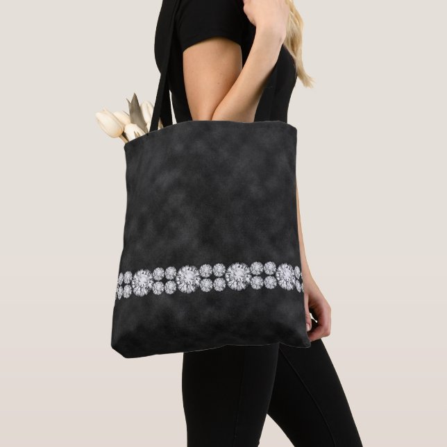 BOLSA TOTE BLACK OMBRE COM MIÇANGAS DE CADEIAS DE OLHOS DE DI (Close Up)