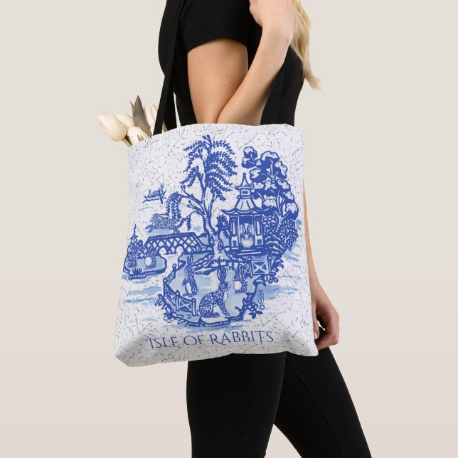 Bolsa Tote Blue Willow Rabbit Island Whimsical Elegant Divers (Close Up)