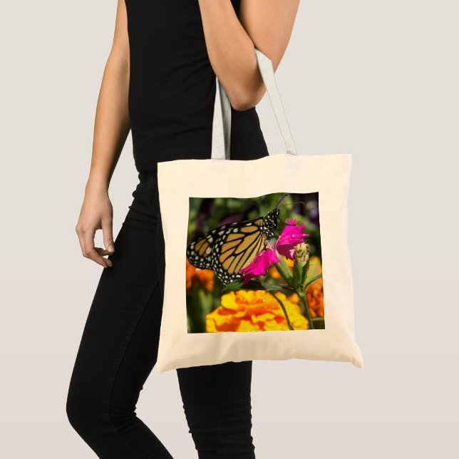 Bolsa Tote Borboleta Monarca na Flor Marigold Rosa (Frente (produto))
