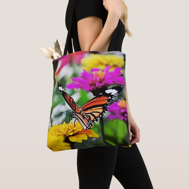 Bolsa Tote Borboleta nas Flores (Close Up)