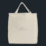 Bolsa Tote Bordada Sra. Blush cor-de-rosa com nome de script personal<br><div class="desc">Chic Sra. Blush cor-de-rosa e sobrenome de guião personalizado natural elegante bordado em forma de chic. Disponível em muitas cores e opções de estilo</div>