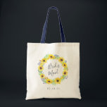 Bolsa Tote Bridesmaid de Flores<br><div class="desc">Um doce e elegante presente para suas damas de noiva, bolsa apresenta uma coroa de girassóis e verde aquosos com dentro de "dama de honra" inscrito em roteiro escrito à mão. Personalize com sua data de casamento ou o nome do destinatário abaixo. Coordena-se com o casamento e a coleção de...</div>