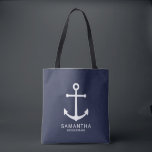 Bolsa Tote Bridesmaid Personalizada com Âncora Azul do Marinh<br><div class="desc">Marinho Náutico Mínimo Moderno - Ancoragem Azul Personalizada Bridesmaid Tote Bag com âncora branca e nome personalizado da dama de honra com título no estilo de letra branco moderno do sans serif em fundo azul marinho. Também perfeito para madrinha de casamento,  florista,  mãe da noiva e muito mais.</div>
