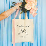 Bolsa Tote Bridesman | Escolha qualquer Arco de Coquete de Co<br><div class="desc">Esta na moda,  bolsa diz "Bridesmaid" em chic,  escrita à mão com um arco de coquete ilustrado e um ponto para o seu nome. Você pode personalizar o bolsa escolhendo qualquer cor para o texto e o arco,  para que sua festa de casamento de noiva corresponda.</div>