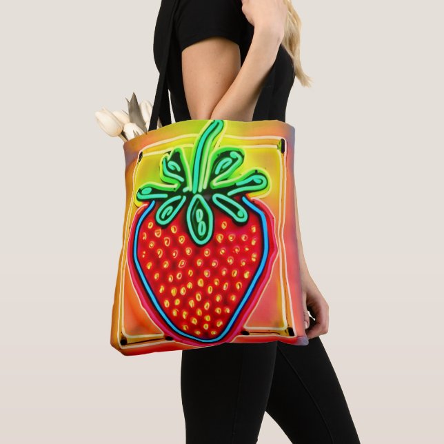 Bolsa Tote Brilho Neon de Morango Colorido (Close Up)