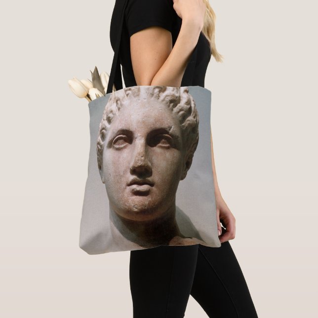 Bolsa Tote Cabeça de uma deusa, século IV B.C. (Close Up)