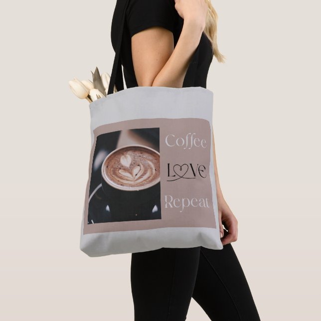 Bolsa Tote Café AMOR Repita – Presente Moderno para Amantes d (Close Up)