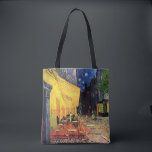 Bolsa Tote Café Terrace à noite por Vincent van Gogh<br><div class="desc">Bonitas malas de impressão! Disponível em dois estilos e dois tamanhos! Café Terrace, no Place du Forum, de Vincent van Gogh, é uma pintura de paisagens arquitetônicas de apos impressionismo de arte. Uma vista exterior de um restaurante com mesas, cadeiras, garçons e jantar em pessoas. Uma bela noite com estrelas...</div>