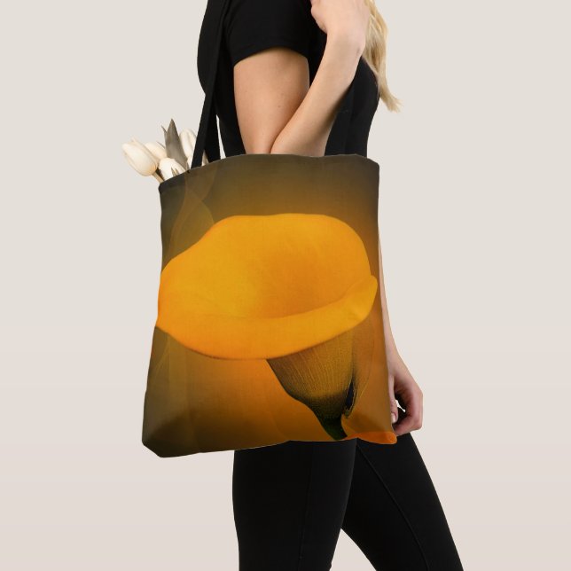 Bolsa Tote Calla Lily Warm Yellow Mist Background (Close Up)