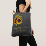 Bolsa Tote Camarada de casamento ou honra russa<br><div class="desc">Na moda de casamento elegante, russa, dama de madrinha de casamento, ou bolsa de tote de menina de flores em um quadro de carvão de cinza escura com lindos buquês de girassol de ouro amarelo. Personalize-o com o nome do membro da sua equipe na frente e com o nome do...</div>