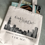 Bolsa Tote Casamento de Festas de solteira Skyline na Cidade<br><div class="desc">As malas de tote de fim de semana de festa de solteira 'Girls' Night Out' apresentam um horizonte de Chicago estilo Art Deco com texto personalizado que pode ser personalizado para o evento.</div>