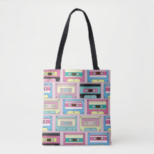 Bolsa Tote Cassetes coloridas, padrão de fundo rosa.