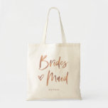 Bolsa Tote Casual Script | Presente de Bridesmaid Rosa Dourad<br><div class="desc">Esta bolsa de presente de na moda e partido chic bridal apresenta uma tipografia moderna,  falsa escrita em rosa dourado que diz "Bridesmaid",  e um coração rabiscado por tendências,  com seu nome em texto simples e negrito. O perfeito presente de casamento elegante para toda a sua festa de casamento.</div>