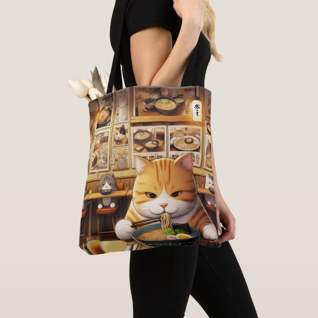 Bolsa Tote Cat Eating Ramen v1 (Close Up)