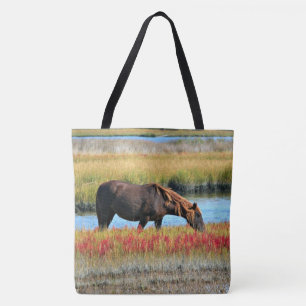 Bolsa Tote Cavalo Marrom Pastando à Beira de Prado Aquático