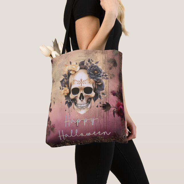 Bolsa Tote Caveira Com Flores Azuis e Douradas Feliz Hallowee (Close Up)