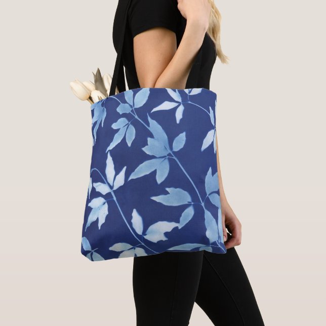 Bolsa Tote Chic Watercolor Blue Floral Folhas Botânicas (Close Up)