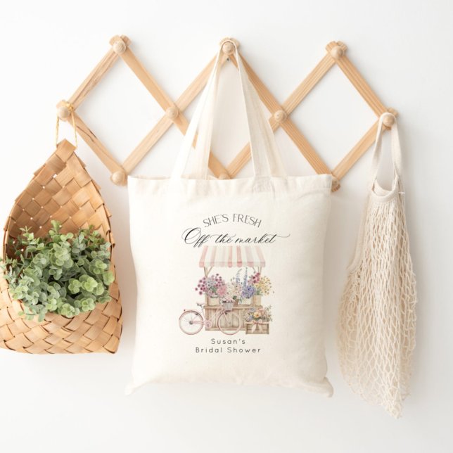 Bolsa Tote Chuveiro de Noiva com Carrinho de Flores Frescas d (Criador carregado)