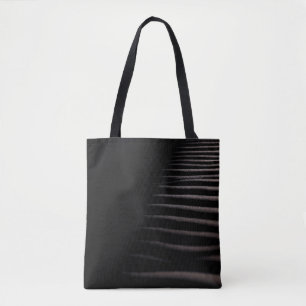 BOLSA TOTE CINZA E FOTOGRAFIA DE CHIAROSCURO