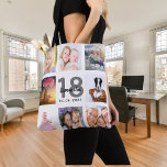 Bolsa Tote Colagem personalizada de fotografias de 18 anos, b<br><div class="desc">Um presente único para o aniversário de 18 anos de uma garota, celebrando sua vida com uma colagem de 8 fotos, fotos. Personalize e adicione seu nome, 18 anos e uma data. Um fundo branco chic. Cinzas e letras e números negros. O nome é escrito com um moderno estilo escrito...</div>