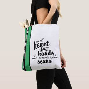 Bolsa Tote Com Coração e Mãos, o Sonógrafo faz varredura