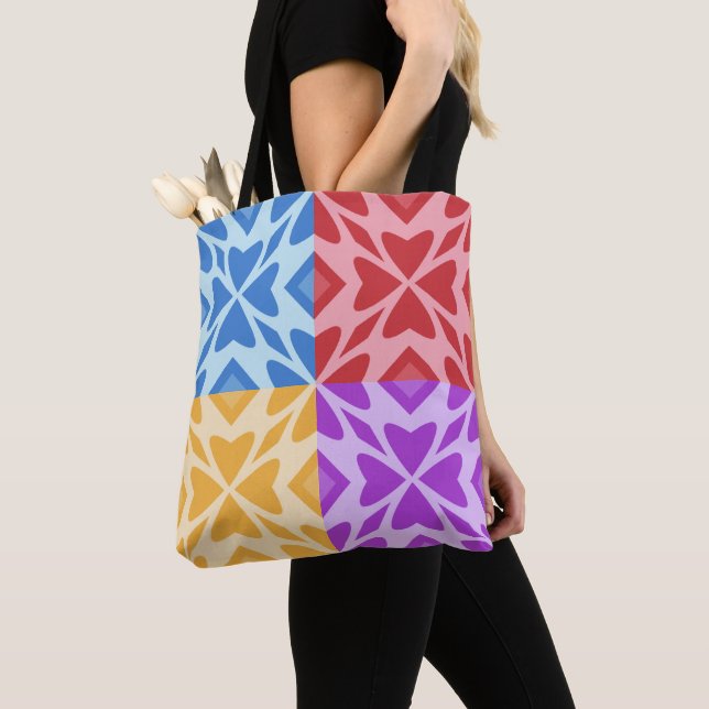 Bolsa Tote Corações Divertidos - Design de Bloqueio de Cor Br (Close Up)