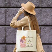 Correndo de Amor e Cafés com Arte Floral de Café