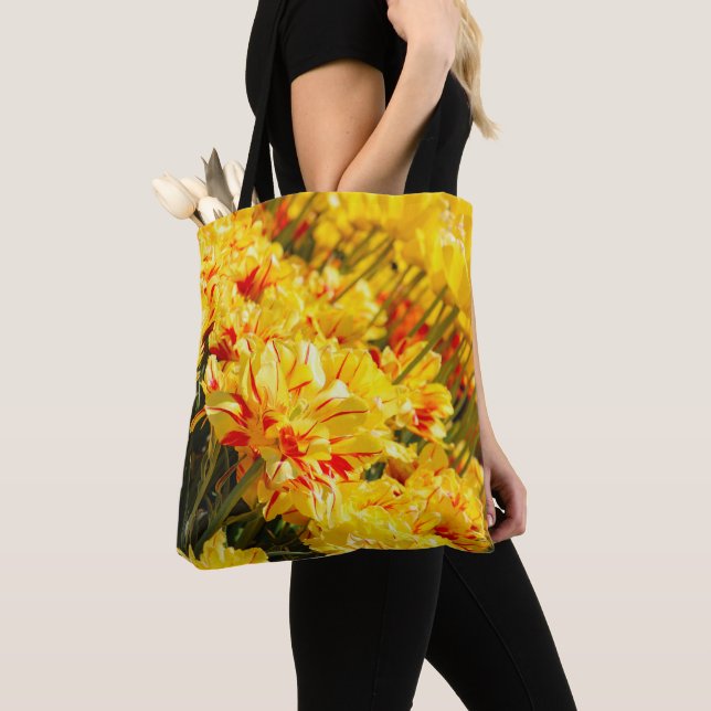 Bolsa Tote Crescendo em Dourado (Close Up)