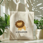 Bolsa Tote Crianças de Leão Cujo Leão É Personalizado<br><div class="desc">Esta bolsa de tote para amantes de os animais mostra uma bela ilustração de um leão. Personalize-o com o nome do seu filho em letras negras. Faz uma bolsa de excelente para rapazes ou raparigas!</div>