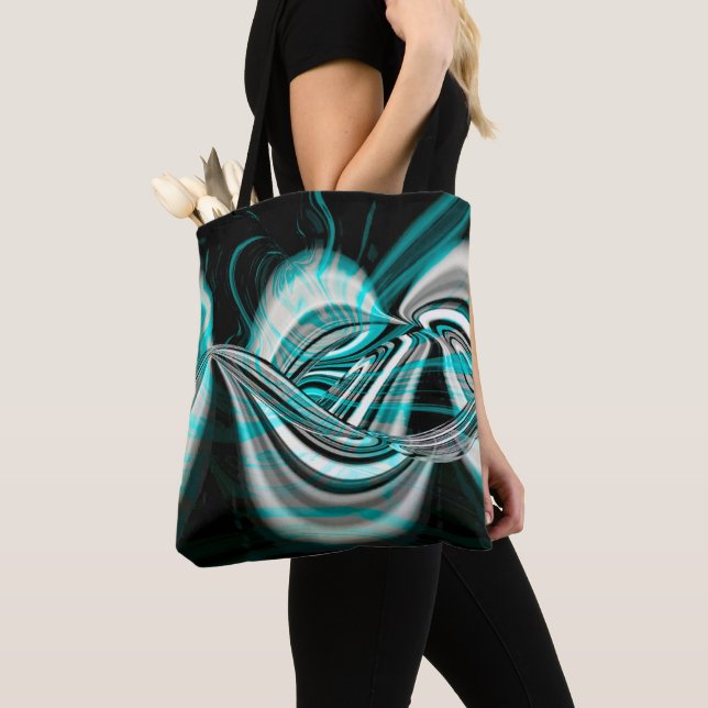 Bolsa Tote Curvas onduladas prateadas sob fumaça verde ciano  (Close Up)