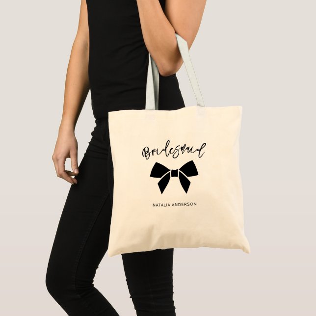 Bolsa Tote Dama de Honra Minimalista com Laço Preto e Letra C (Frente (produto))
