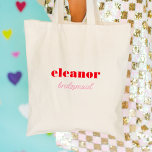 Bolsa Tote Damas de honra com tipografia em negrito vermelha<br><div class="desc">Sacos de mão personalizados modernos e elegantes são excelentes sacos de boas-vindas e presentes para as damas de honra no casamento.</div>
