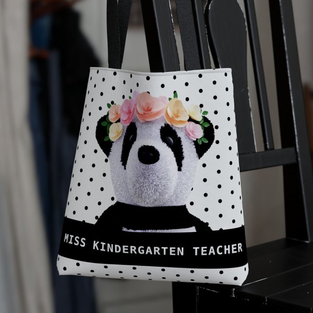Bolsa Tote de Professora com Urso Panda Fofo de Bo (A cute panda bear tote bag with flowers in her hair. Just add your teacher name!)
