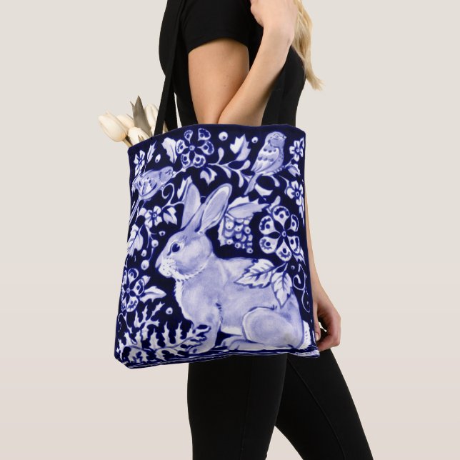 Bolsa Tote Delft Blue Bunny Rabbit Birds Rustic Dedham (Close Up)